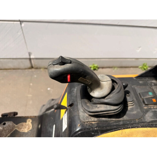 2012 GiANT V452T HD-47599984