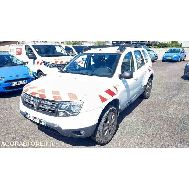 2017 Dacia DUSTER-47611843