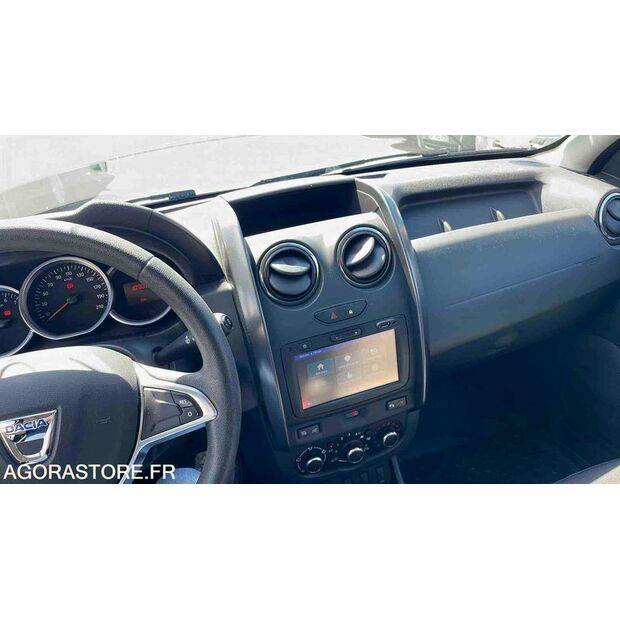 2017 Dacia DUSTER-47611850