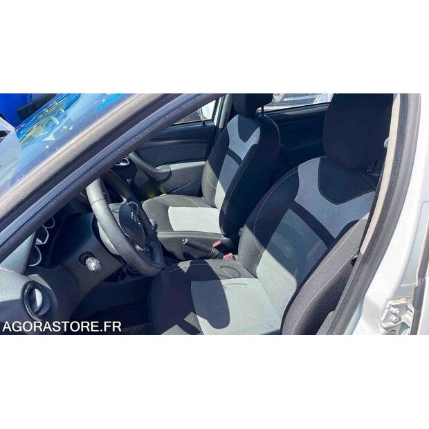 2017 Dacia DUSTER-47611852
