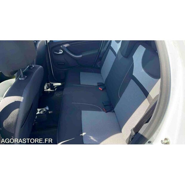 2017 Dacia DUSTER-47611853