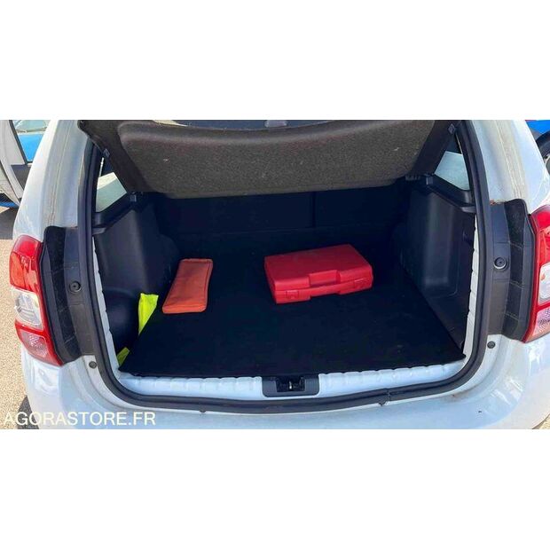 2017 Dacia DUSTER-47611854