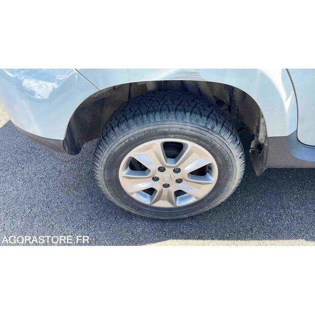 2017 Dacia DUSTER-47611861