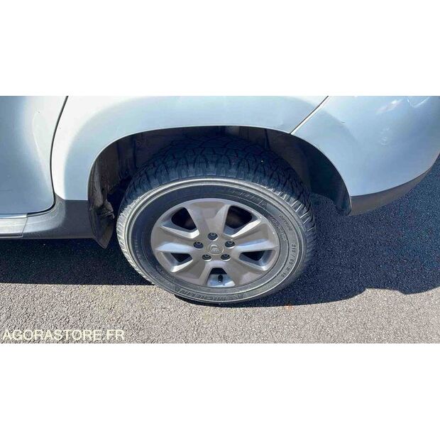 2017 Dacia DUSTER-47611863