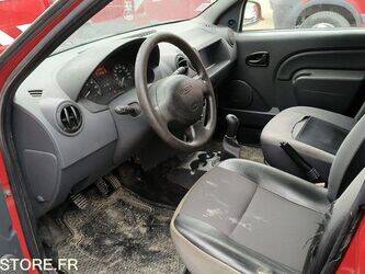 2011-dacia-logan-1459523-47612043