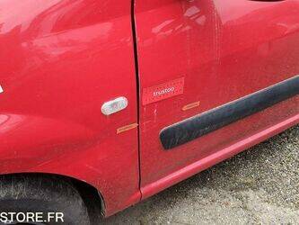2011-dacia-logan-1459523-47612073