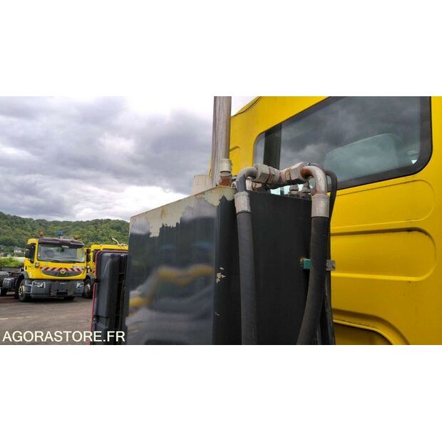 2002 Renault PREMIUM-47612295