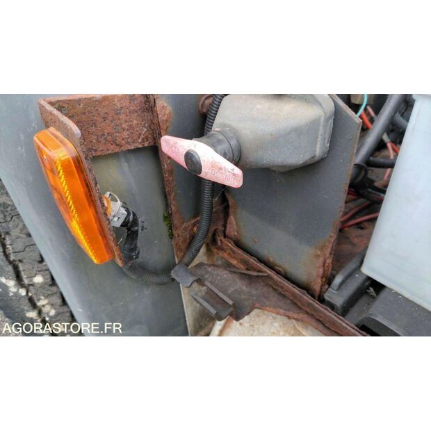 2002 Renault PREMIUM-47612309