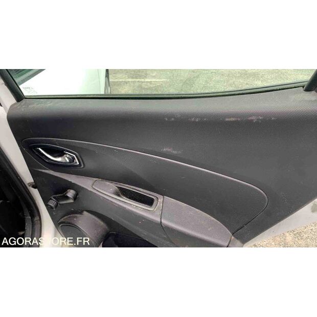 2014 رينو Clio-47612484