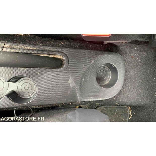 2014 رينو Clio-47612485