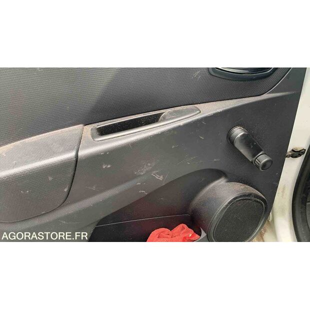 2014 رينو Clio-47612489
