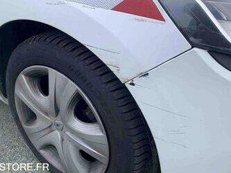 2014-renault-clio-1459540-47612495
