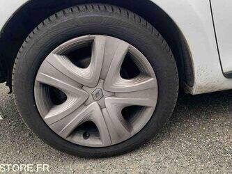 2014-renault-clio-1459540-47612526
