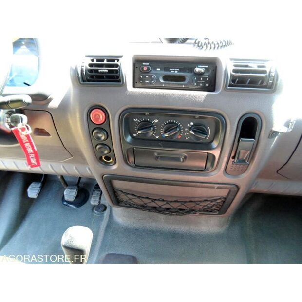 2000 Renault Master-47612579