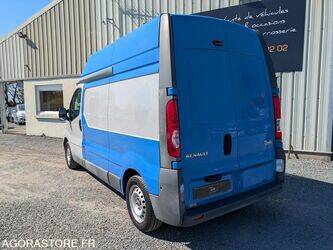 2010-renault-trafic-1459546-47612784