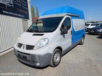2010-renault-trafic-1459546-47612785