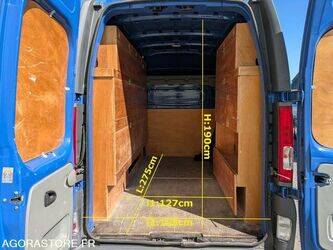 2010-renault-trafic-1459546-47612790
