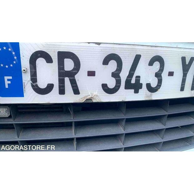 2013 Renault Clio-47612848