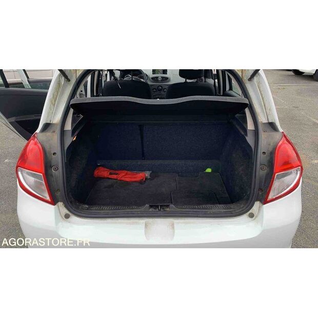 2013 Renault Clio-47612854