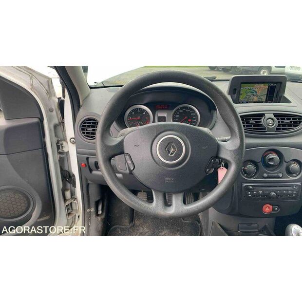 2013 Renault Clio-47612860