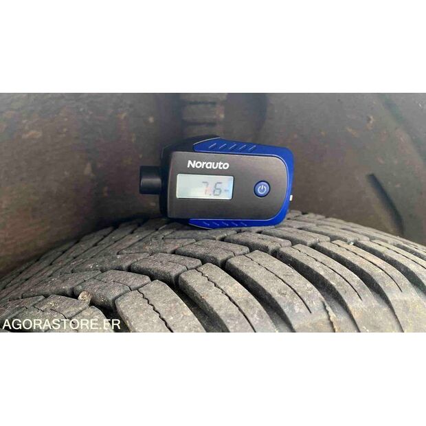 2013 Renault Clio-47612867