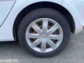 2013-renault-clio-1459548-47612868