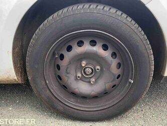 2013-renault-clio-1459548-47612873