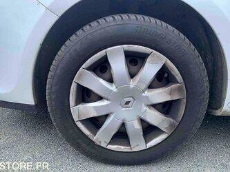 2013-renault-clio-1459548-47612875