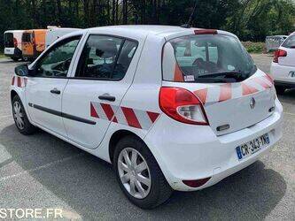 2013-renault-clio-1459548-47612877