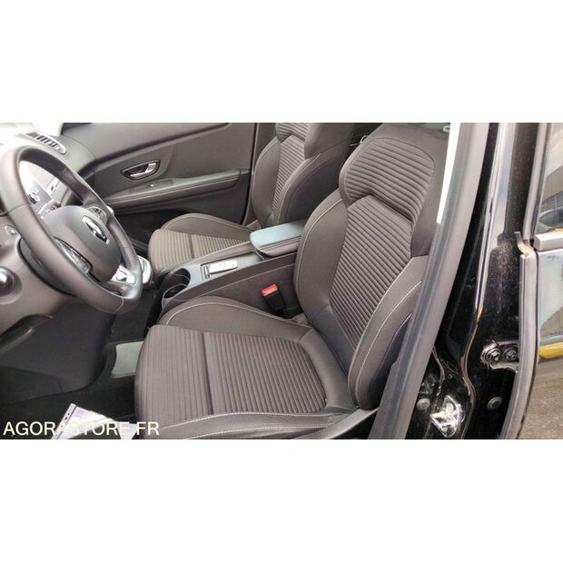 2022 Renault Megane-47612924