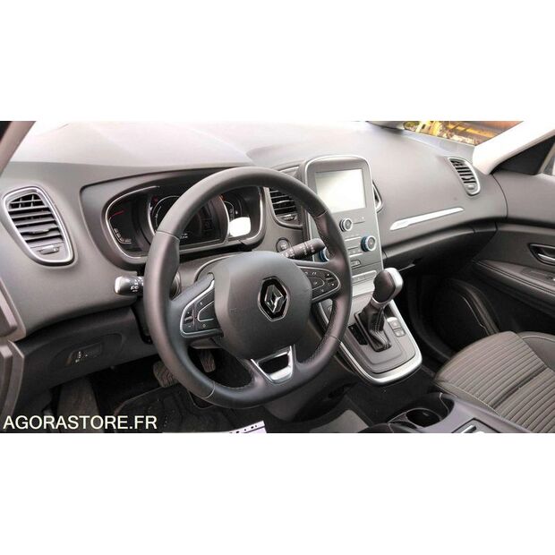 2022 Renault Megane-47612928