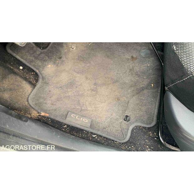 2014 Renault Clio-47613092