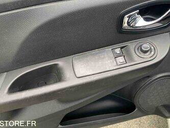 2014-renault-clio-1459554-47613093