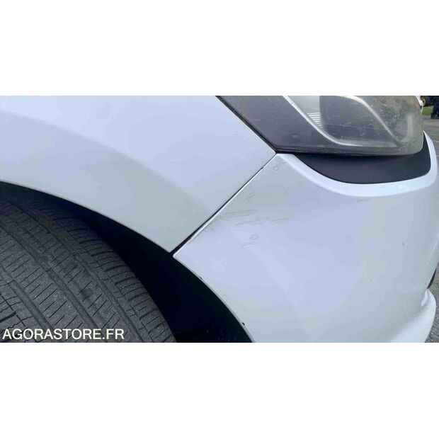 2014 Renault Clio-47613099