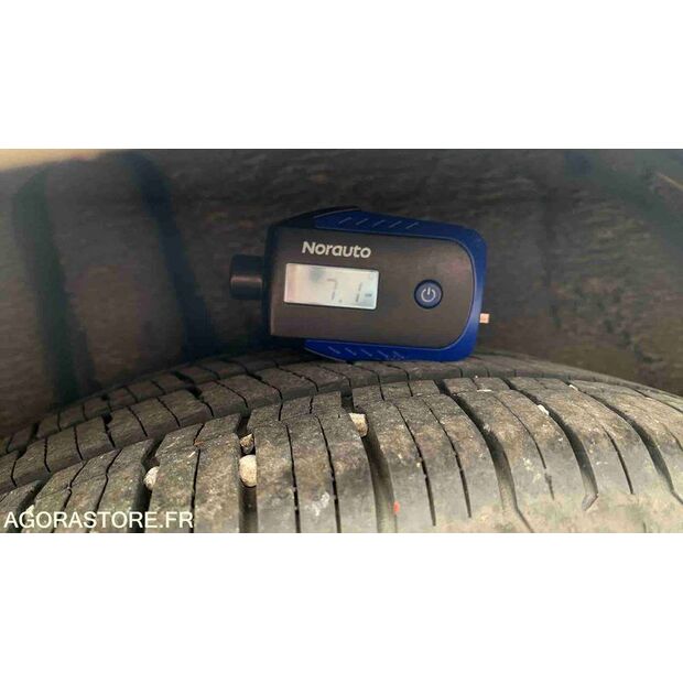 2014 Renault Clio-47613117