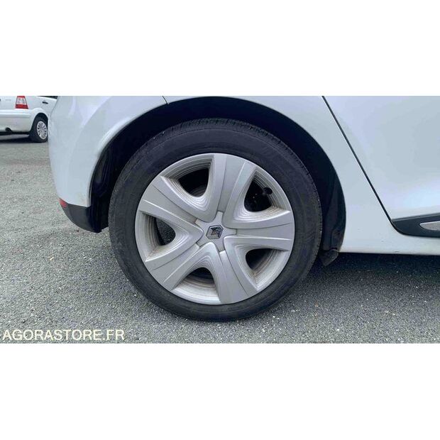 2014 Renault Clio-47613118