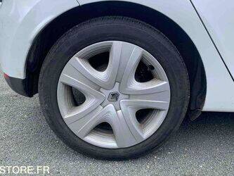 2014-renault-clio-1459554-47613118