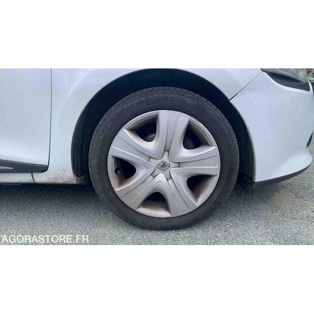 2014 Renault Clio-47613120