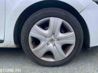 2014-renault-clio-1459554-47613120
