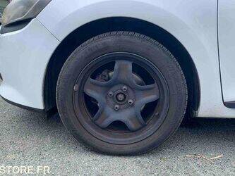2014-renault-clio-1459554-47613123