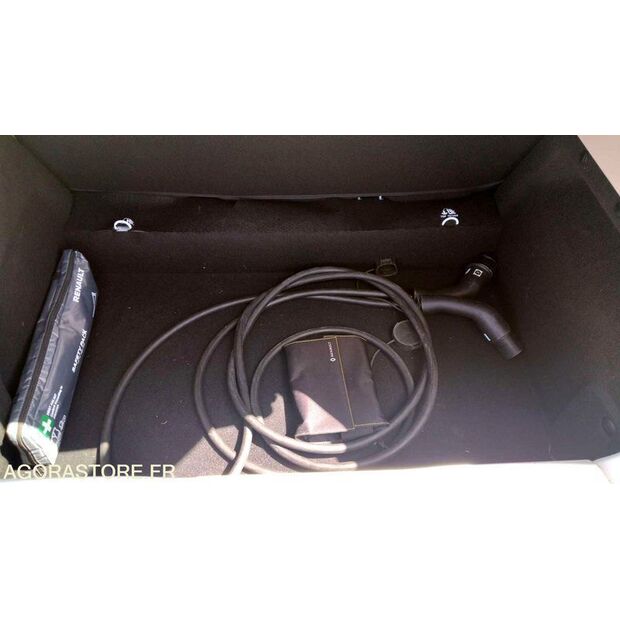 2022 رينو ZOE-47613498