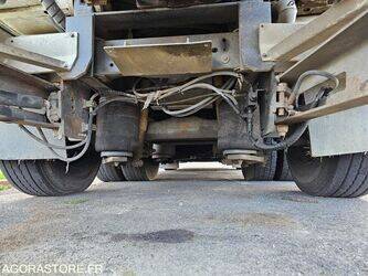 2009-renault-premium-1459573-47613749