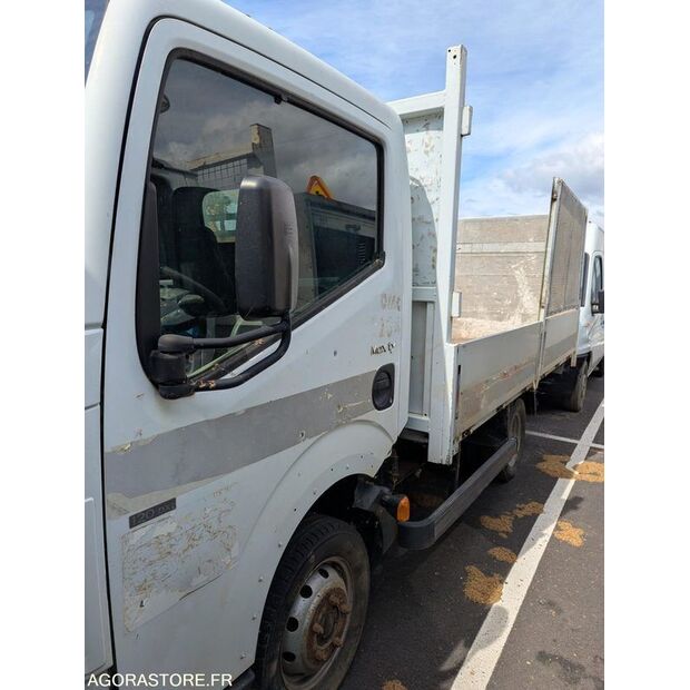 2012 Renault Maxity-47613821