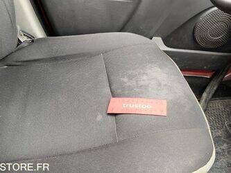 2011-dacia-logan-1459577-47613857