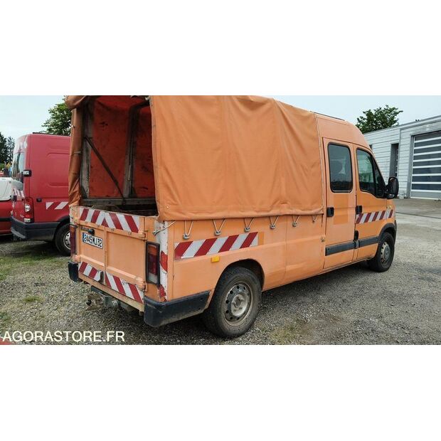 2004 Renault Master-47613925