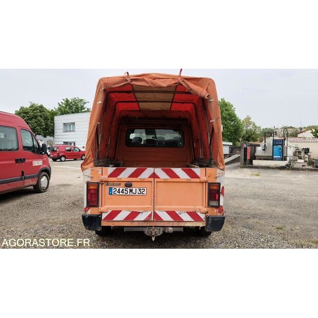 2004 Renault Master-47613927