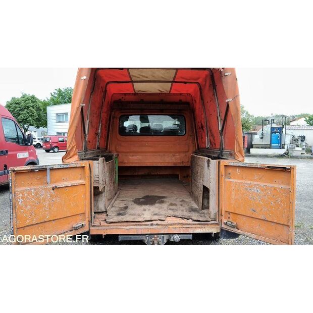 2004 Renault Master-47613928