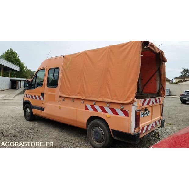 2004 Renault Master-47613929