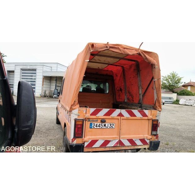 2004 Renault Master-47613930
