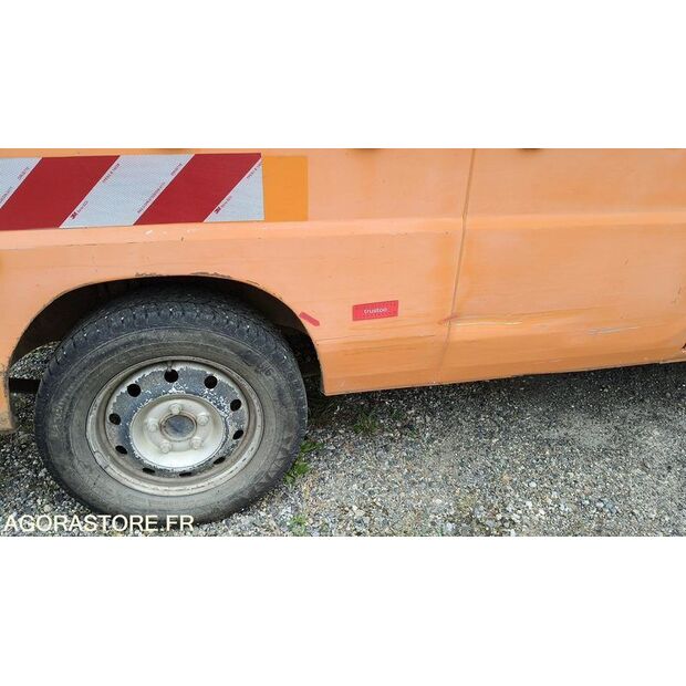 2004 Renault Master-47613940